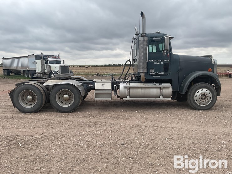 2006-freightliner-fld120-image-4