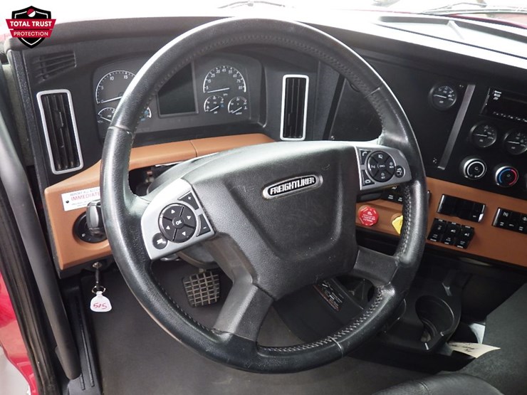 2022-freightliner-cascadia-126-image-20