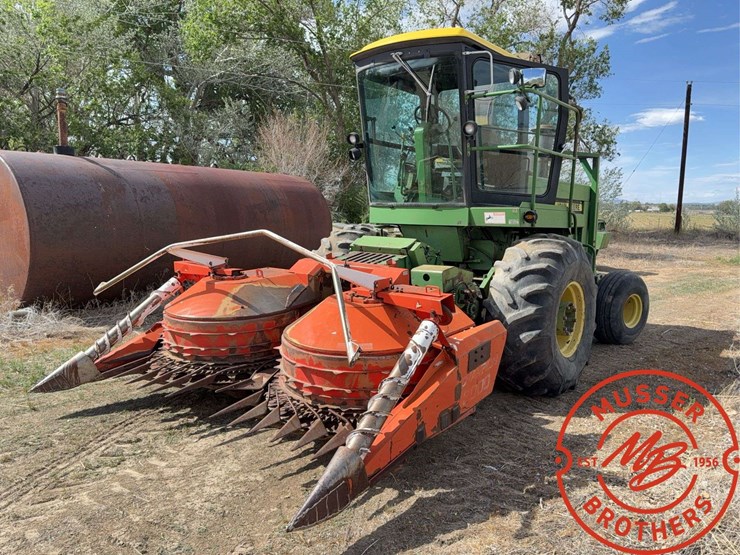 john-deere-5820-image-1