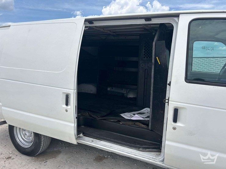 2007-ford-cargo-image-29