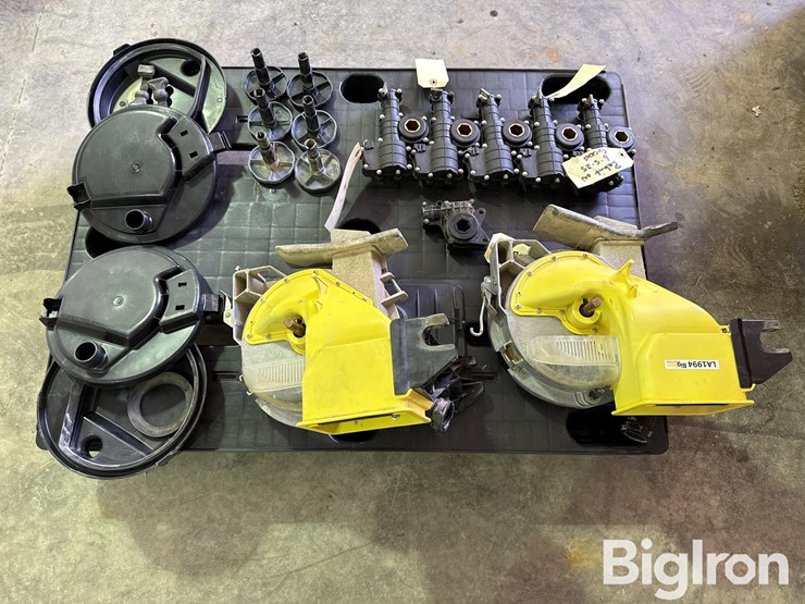 john-deere-planter-units-covers,-handles,-drives-image-5