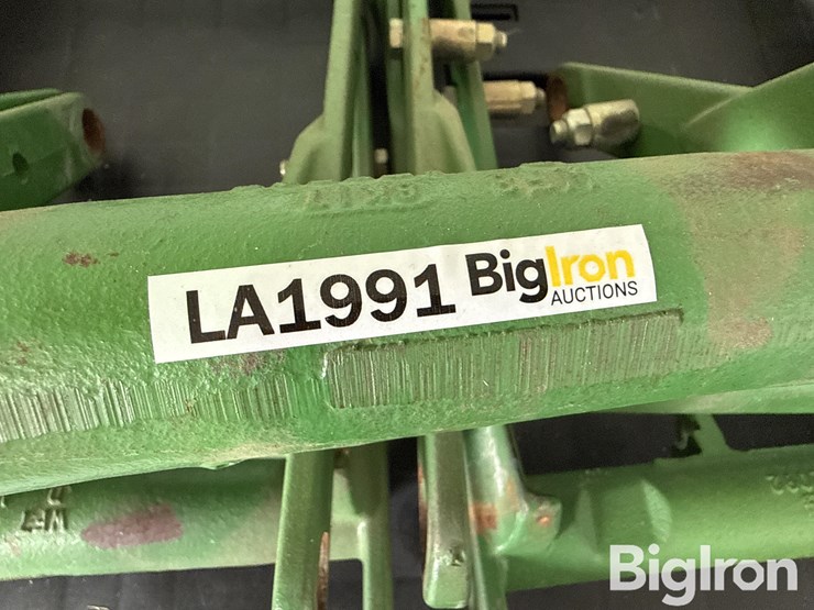 john-deere-planter-lower-parallel-arms-image-8