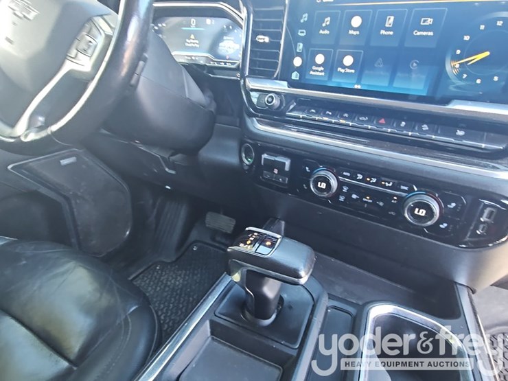 2022-chevrolet-1500-image-43