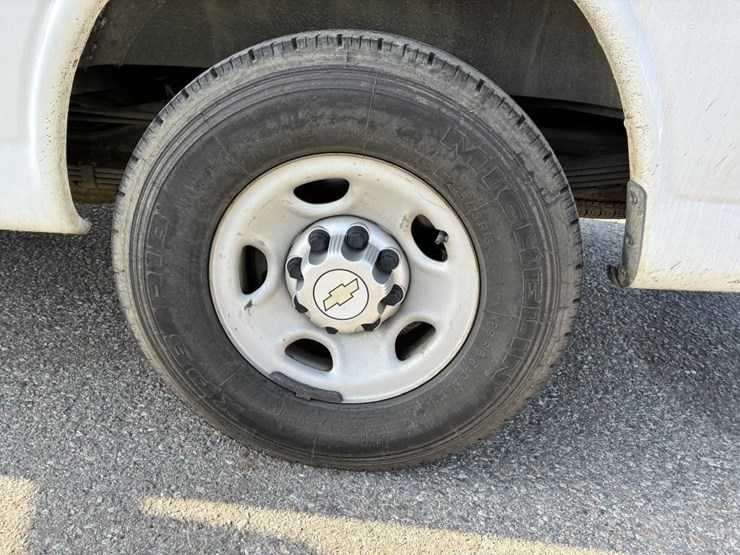 2014-chevrolet-express-3500-image-5