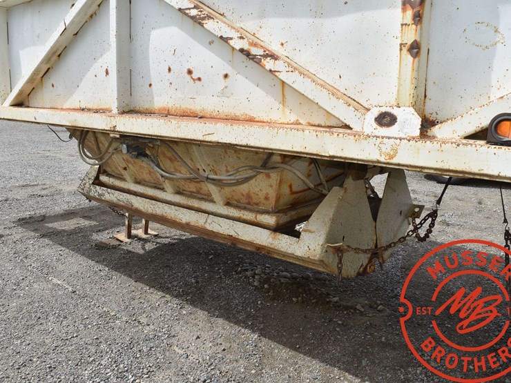 1980-clement-dump-trailer-image-11