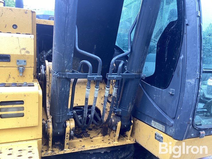 2016-deere-130g-image-10