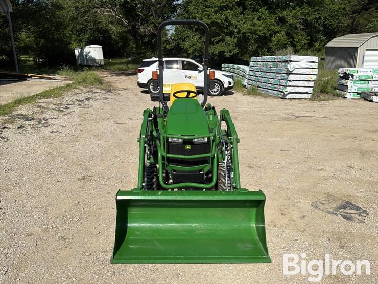 2025-john-deere-1023e-image-2