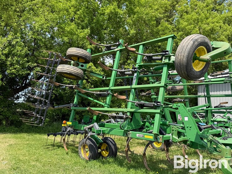 john-deere-2410-image-14
