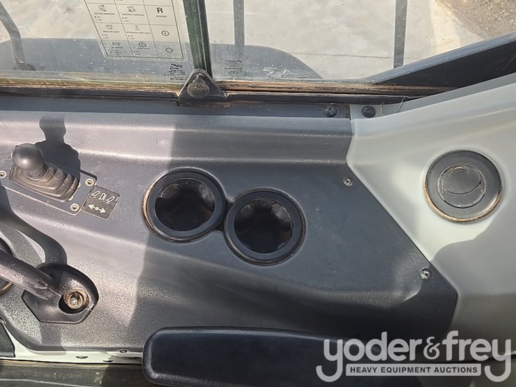 2023-deere-260e-image-57