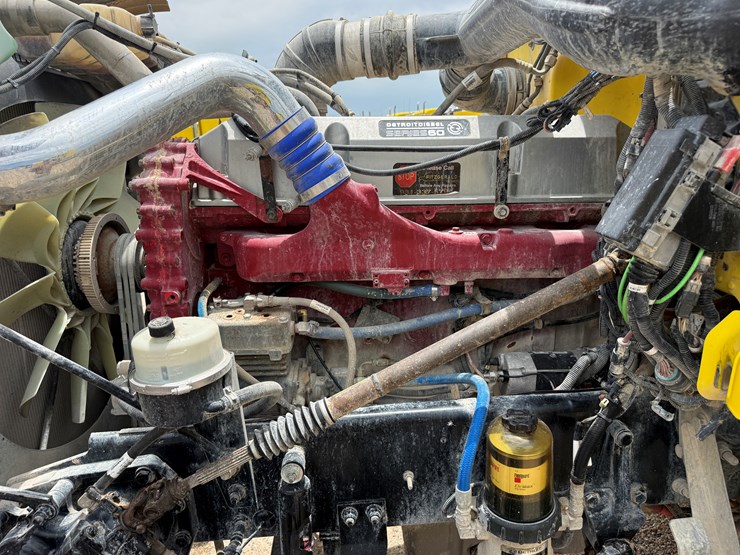 2015-peterbilt-389-image-9