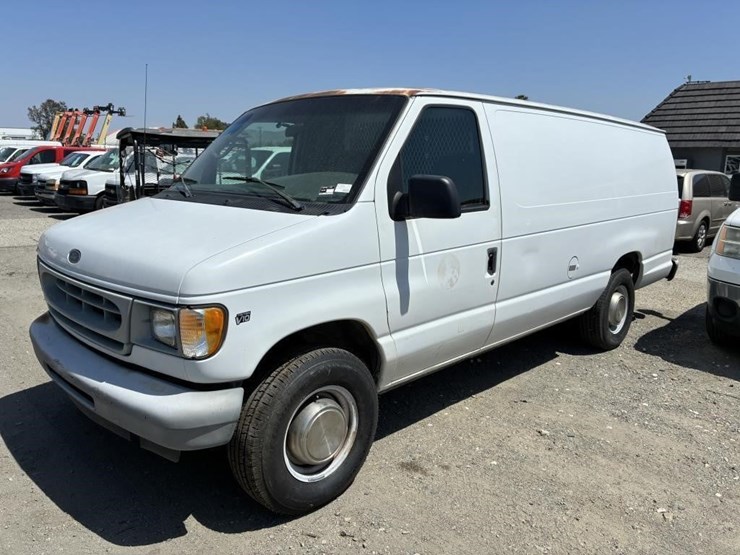 2002-ford-e350-sd-image-1