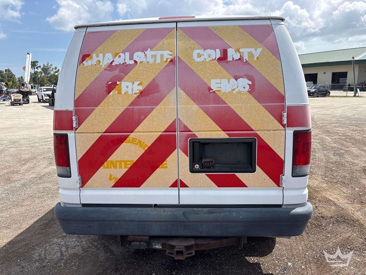 2013-ford-e-250-cargo-van-image-15