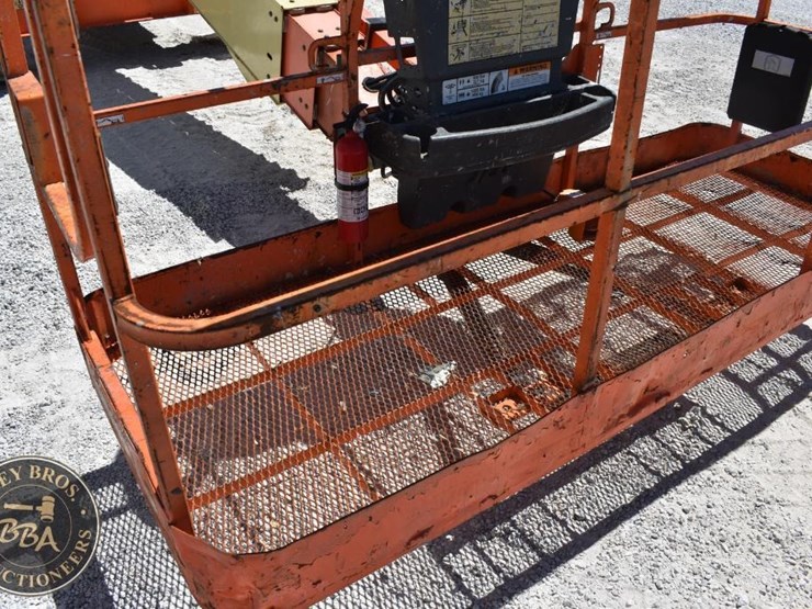 2015-jlg-600s-image-21