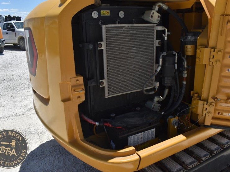 2021-caterpillar-305.5e2-image-34