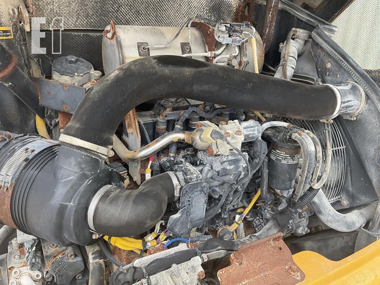 2019-deere-204l-image-16