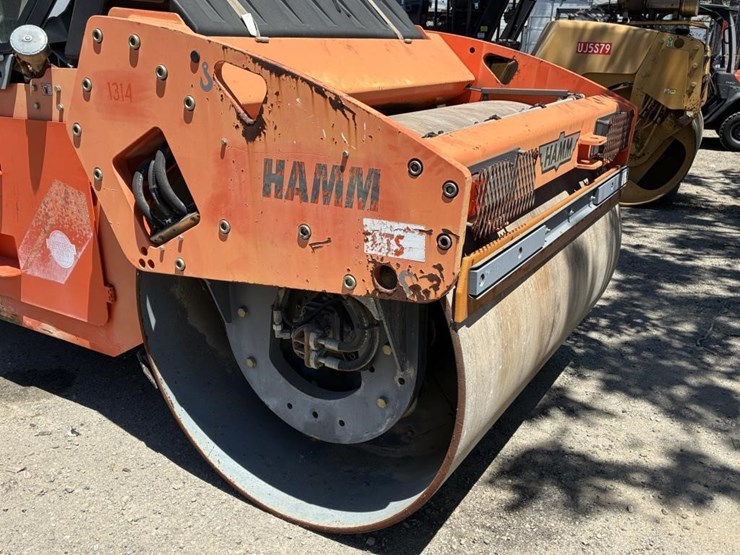 2012-hamm-hd110hv-image-6