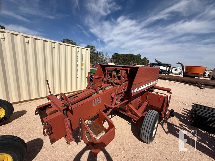 hesston-4600-image-5