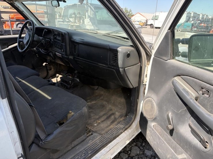 2001-chevrolet-2500hd-image-10