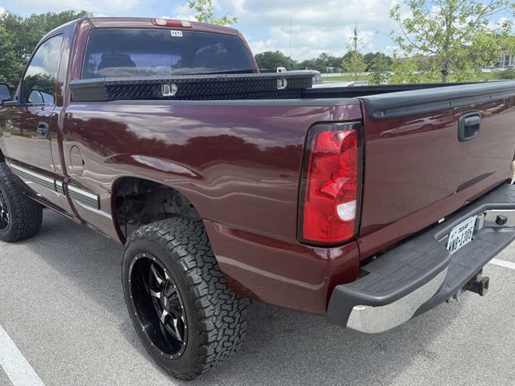 2000-chevrolet-silverado-1500-image-9