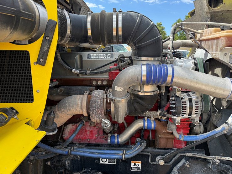 2016-kenworth-t800-image-10