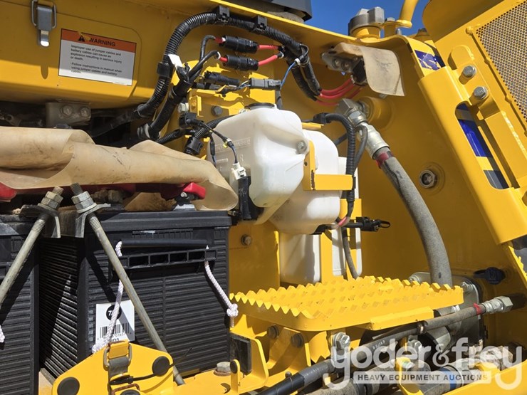2022-komatsu-d61px-24-image-26