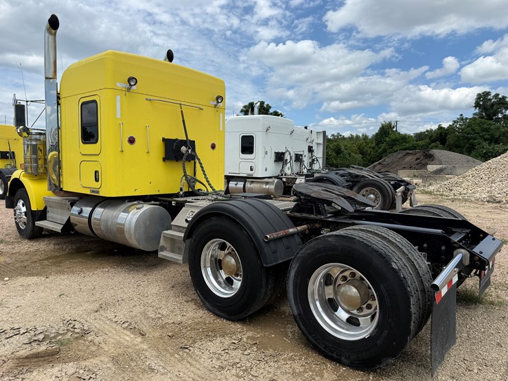 2015-kenworth-t800-image-7