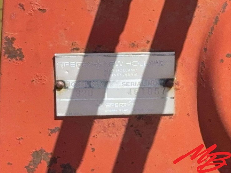 new-holland-320-image-18