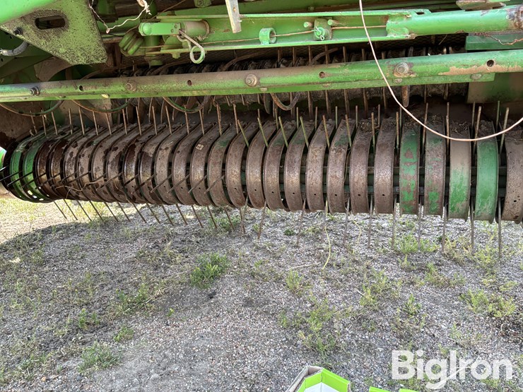 2005-john-deere-567-image-12
