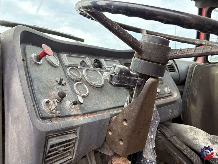 1997-ford-lnt9000-image-33