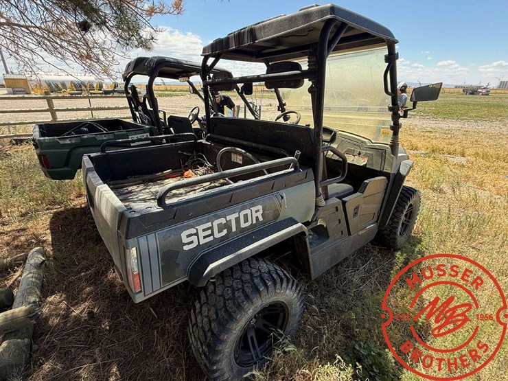 sector-550-utv-side-by-side-*non-runner-image-2