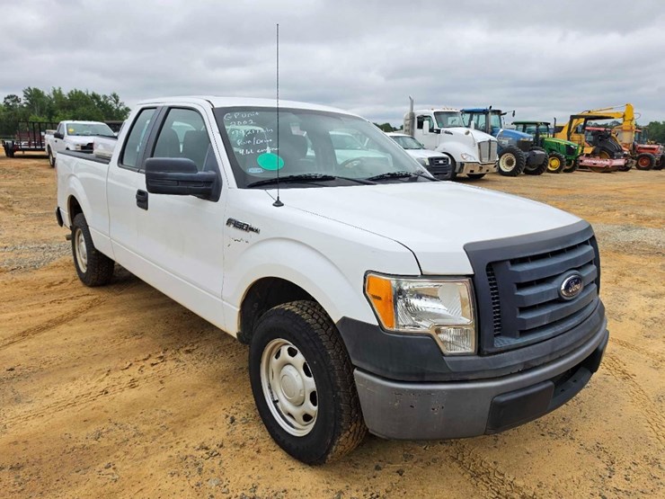 2011-ford-f150-xl-image-4