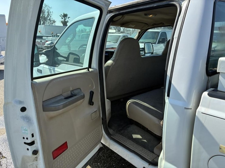 2004-ford-f350-sd-image-15