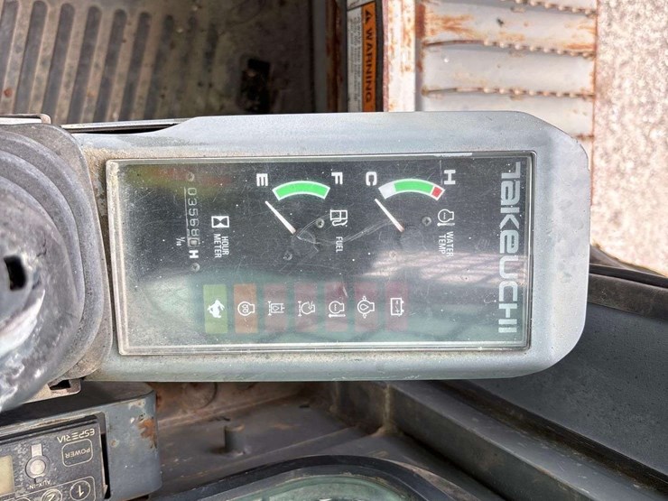 2009-takeuchi-tl250-image-19