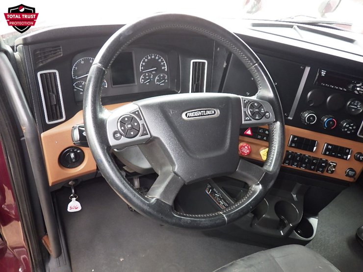 2021-freightliner-cascadia-126-image-22