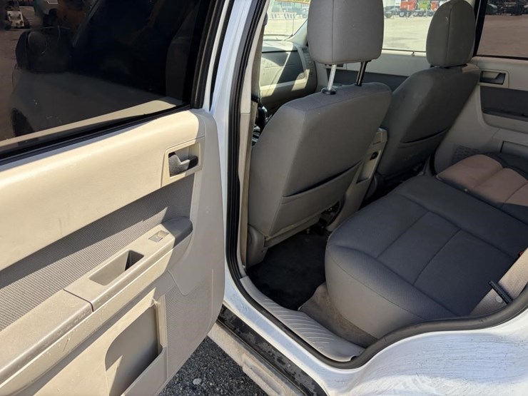 2009-ford-escape-hybrid-image-13