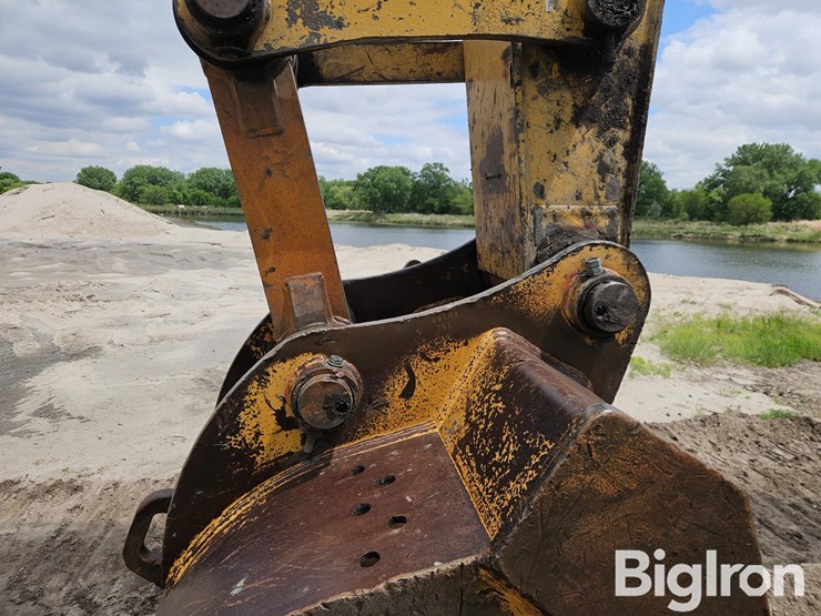 deere-330-lc-image-14