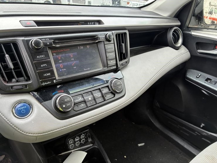 2018-toyota-rav4-image-18