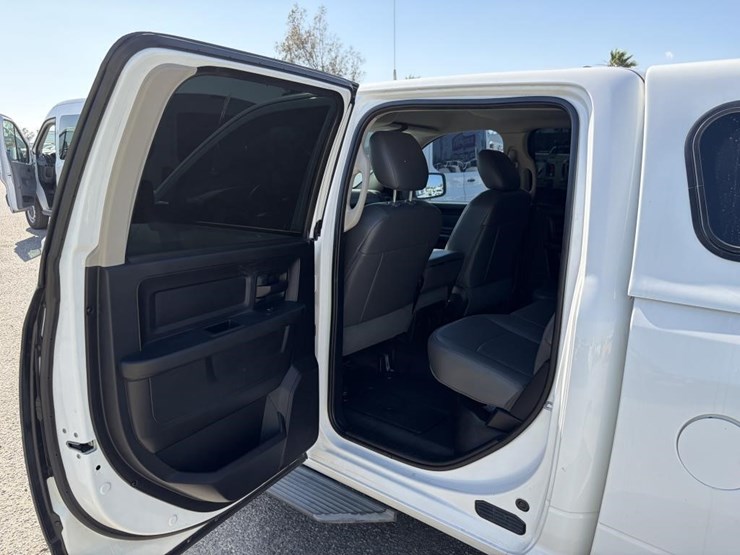 2015-dodge-ram-1500-image-13