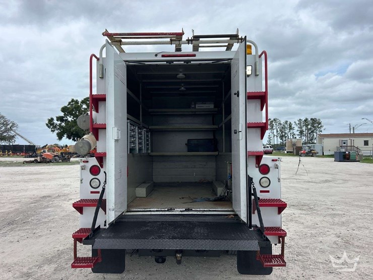 2016-ford-f550-image-31