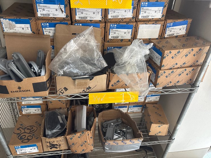 #4002-•-shelving-unit-and-electrical-components-image-5