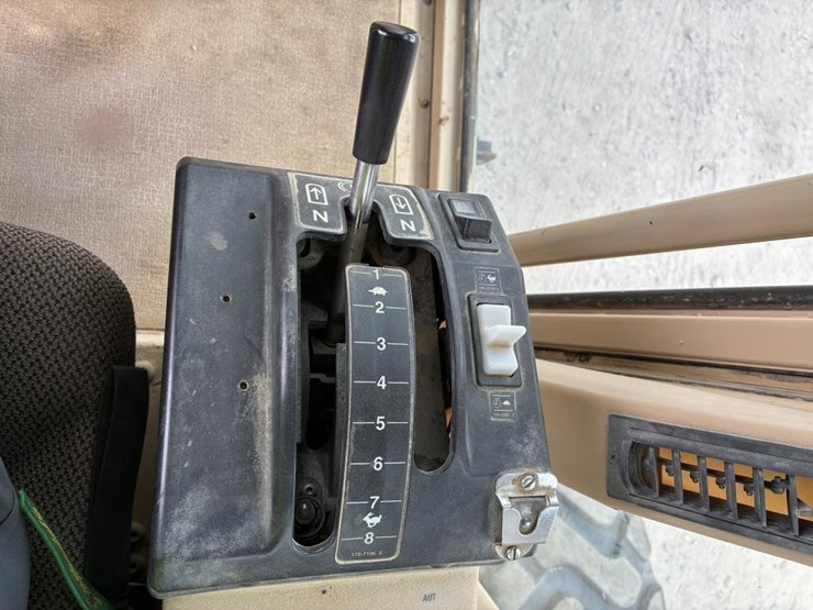 2004-caterpillar-143h-vhp-image-24