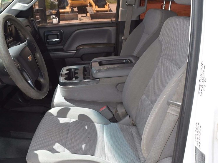 2015-chevrolet-3500-image-34