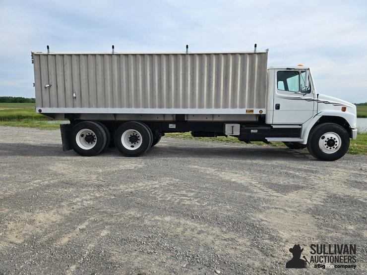 2000-freightliner-fl80-image-4