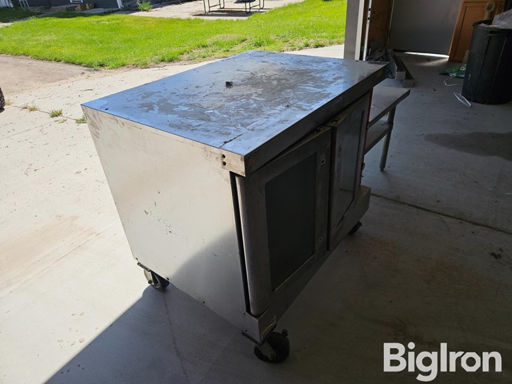 vulcan-convection-oven-w/stainless-steel-table-image-2