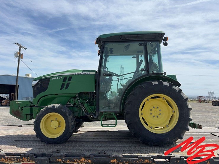 2017-john-deere-5090gn-image-2