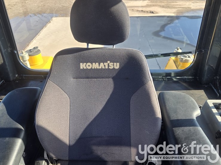 2022-komatsu-d61px-24-image-38