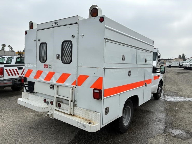 2002-ford-f350-xlt-image-3