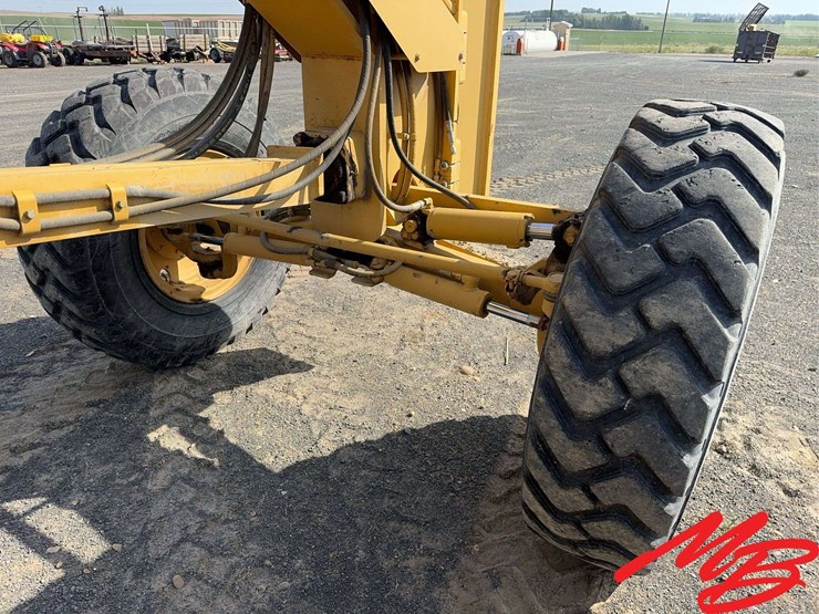 caterpillar-140h-image-28