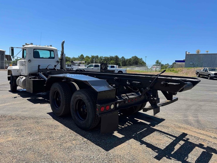 1992-mack-rd690sx-image-3
