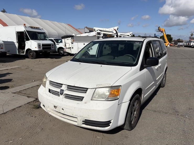 2009-dodge-grand-caravan-se-image-1